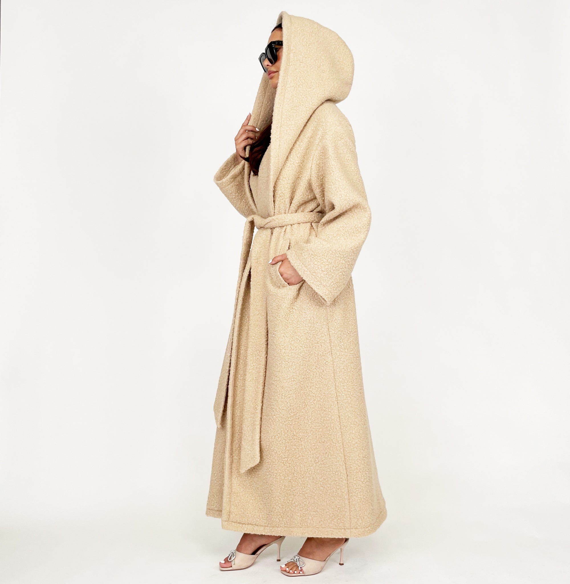 AW24 BEIGE HOODED BLANKET ABAYA OVERCOAT