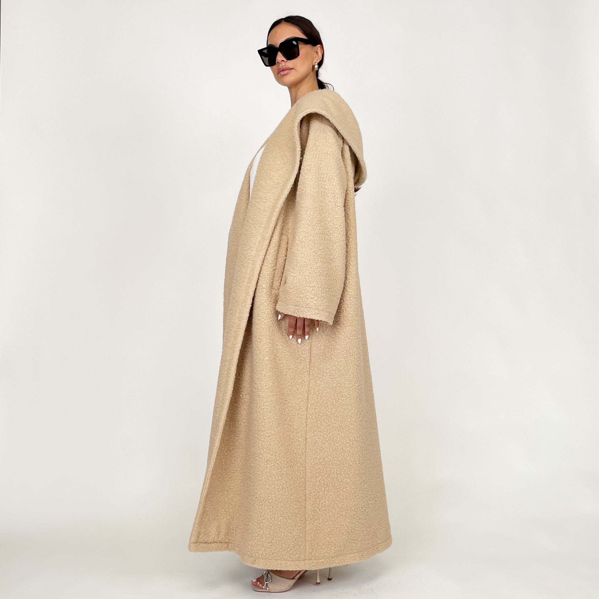 AW24 BEIGE HOODED BLANKET ABAYA OVERCOAT