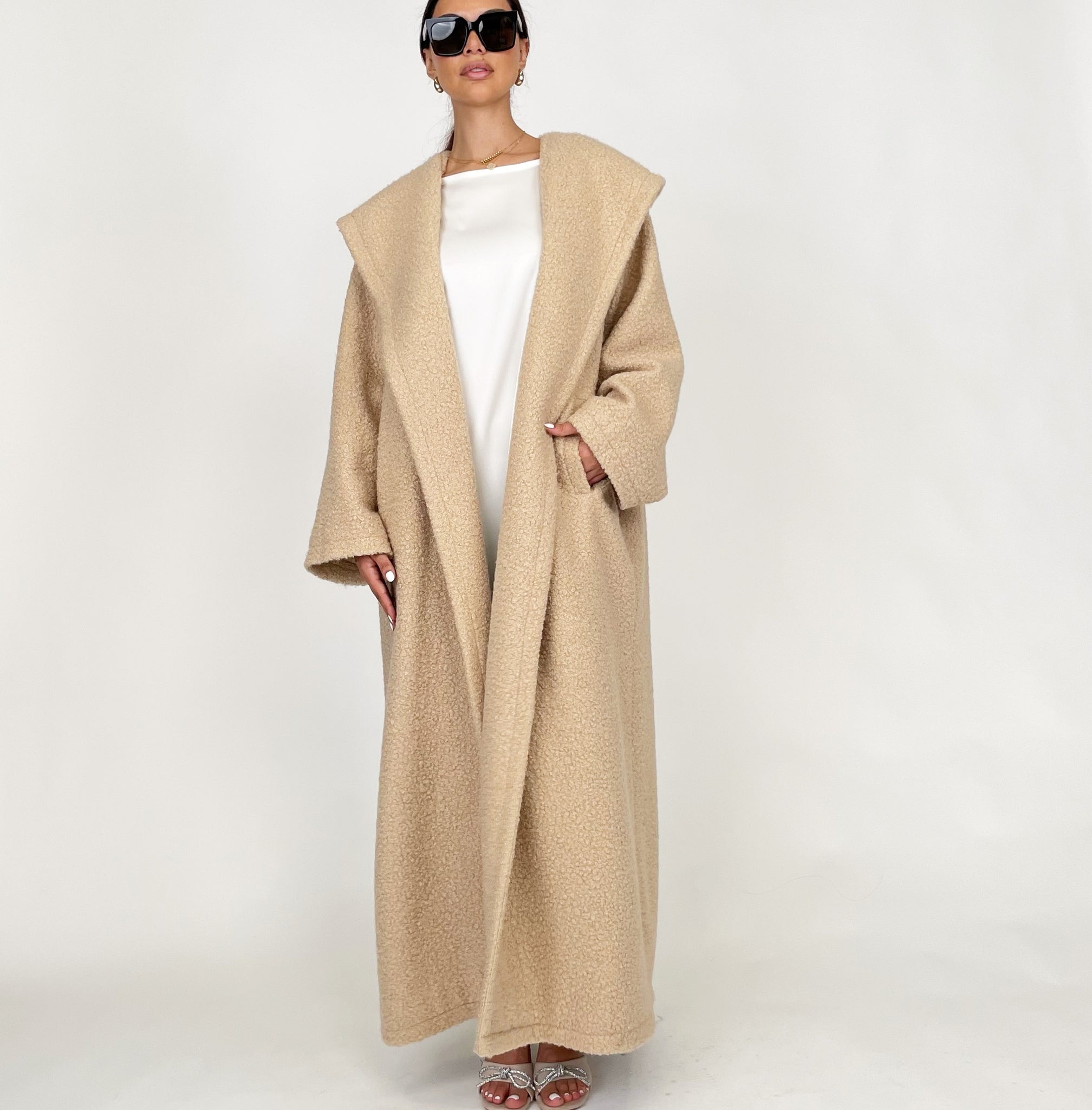 AW24 BEIGE HOODED BLANKET ABAYA OVERCOAT