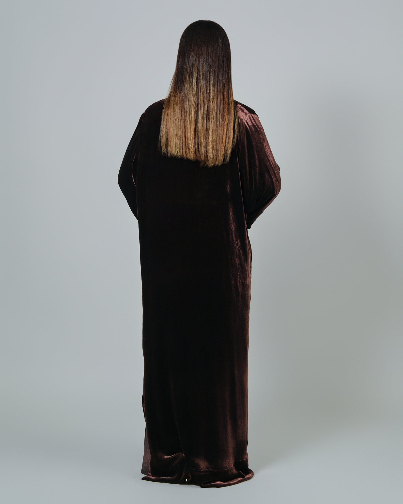 RAM25 SIGNATURE BROWN VELVET KNOT ABAYA